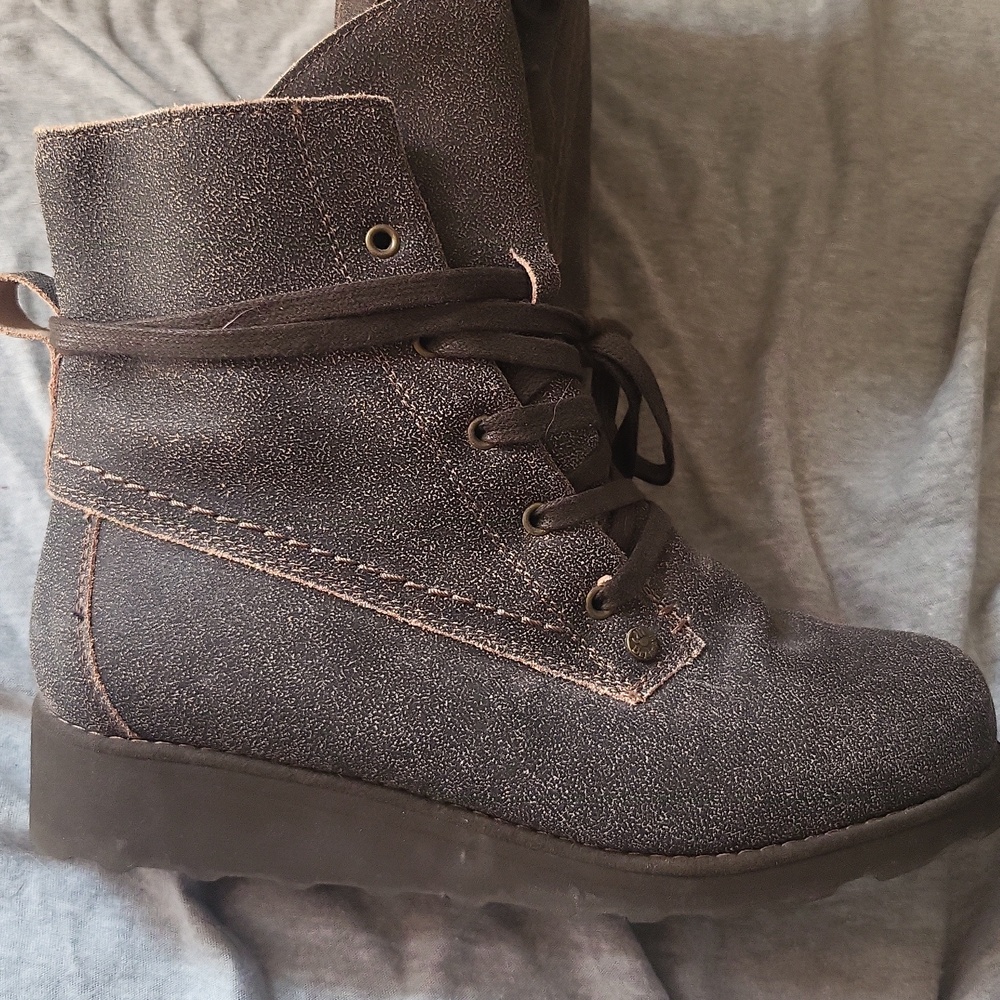 Bearpaw Sherpa Lined Lace Up Wedge Boots Size 9 - Picture 4 of 11